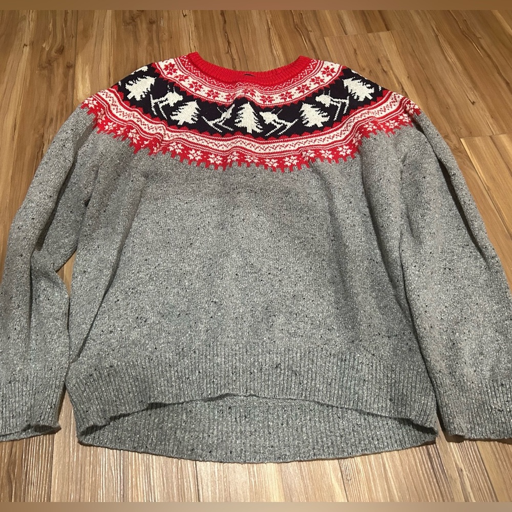 American Eagle Outfitters Gray and Red Sweater with Ski Tree Design Size XXL